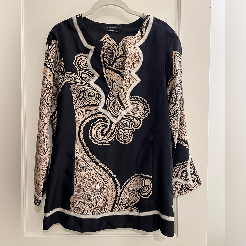 BCBGMaxAzria Black and Tan Silk tunic blouse.